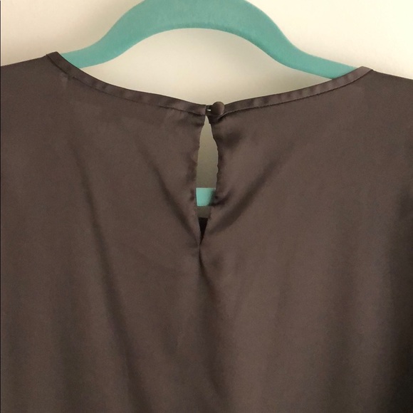 Sleeveless Loft Blouse - XS - Perfect Condition - Picture 4 of 6